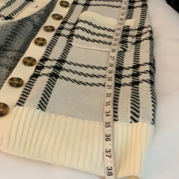 Olive & Oak Black and White Plaid Cardigan - Picture 9 of 10